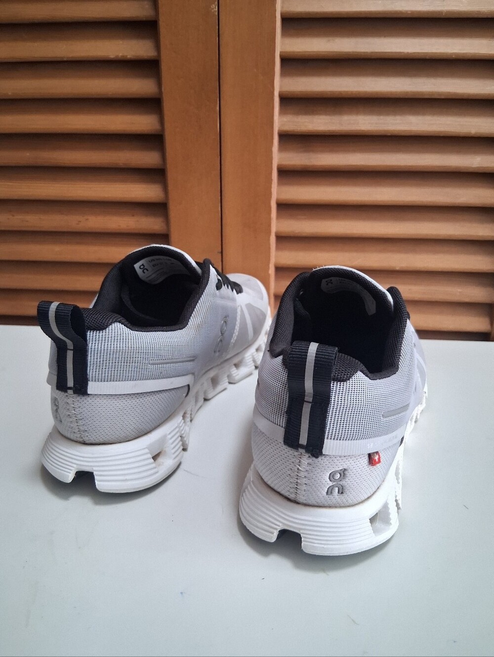 On Cloud 5 Glacier White Women's Waterproof Running Shoe * Size: 6.5 - Picture 6 of 8